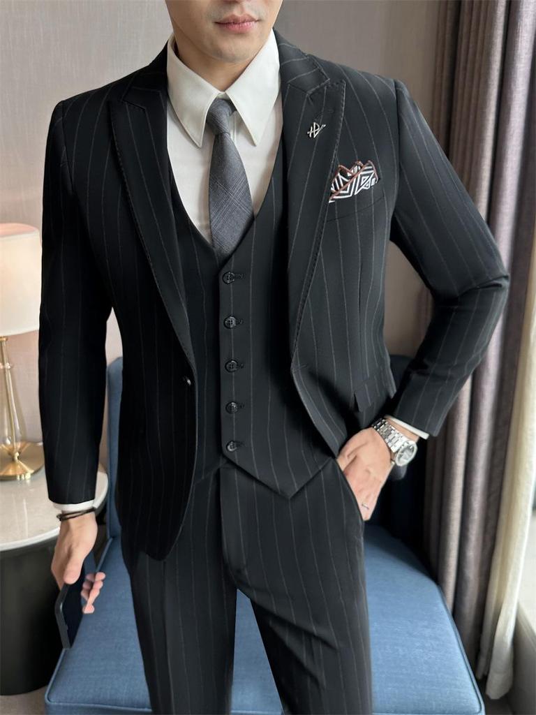 Slim Fit Striped Three-Piece Men's Suit - Casual Single-Breasted Wrinkle-Resistant Formal Wear.