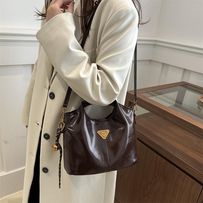 

Women s 2024 Winter Simple Korean Style Bucket Bag - Trendy Handheld, Shoulder, & Crossbody Fashion Bag No Pendant коричневий