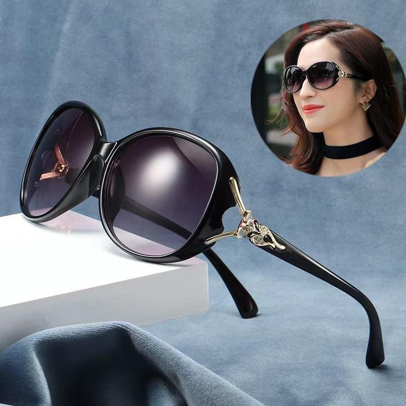 

Sunglasses Women UV Blocking Textured Sunglasses Gradient Black Outdoor Sunglasses Oculos Sol Feminino other чорний