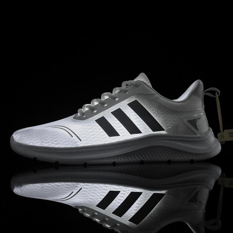 Scarpe da uomo 2025 estate nuove traspiranti in rete casual scarpe singole scarpe sportive versatili da uomo scarpe alla moda da donna scarpe da coppia