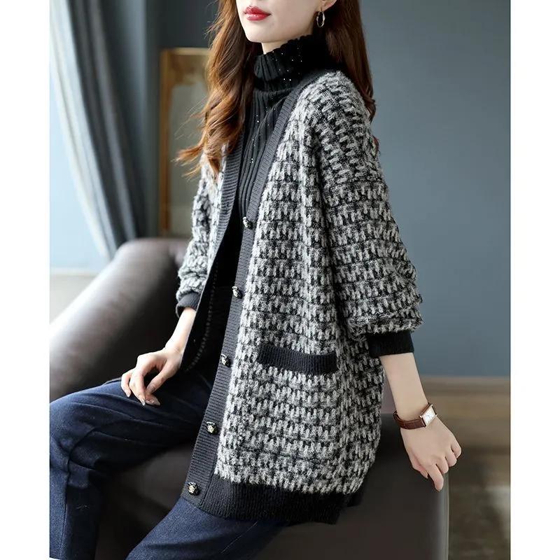Female Autumn Korean-Style V-Neck Knit Cardigan Sweater Elegant and Sophisticated Open-Front Knit