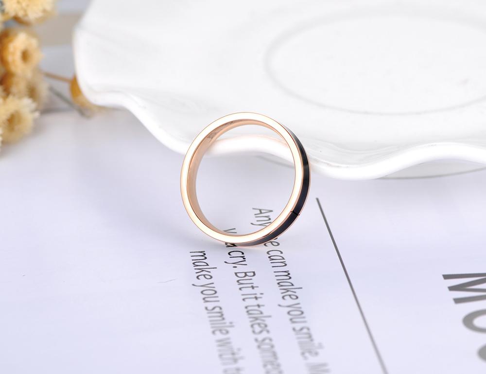 JeeMango Fashion Black/white 2 Colors Painting Oil Rose Gold Color Simple Wedding Rings Jewelry Stainless Steel Ring JR18052