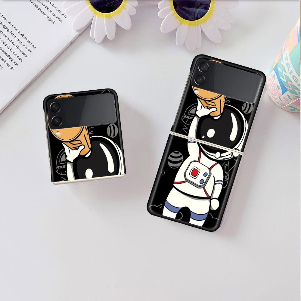 Case For Samsung Galaxy Z Flip 3 4 5G Black Hard PC Phone Housing Z flip4 Luxury Segmented Cover Cute Astronaut