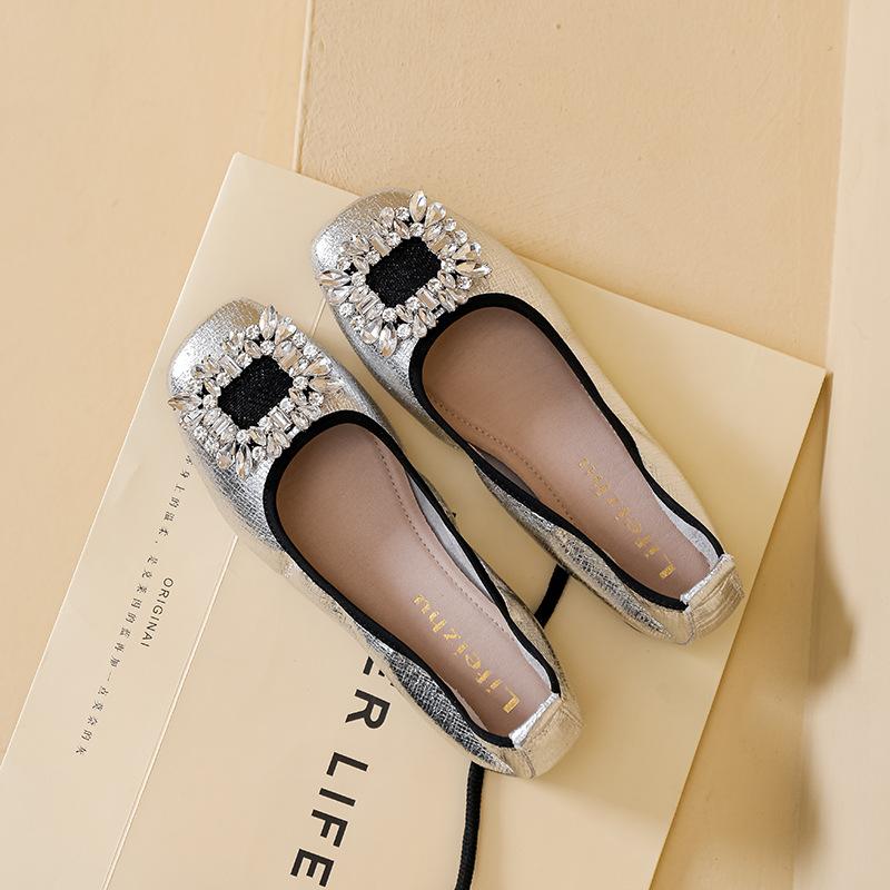 New Women Flat Shoes Fashion Crystal Soft Upper Boat Shoes Girl Comfortable Slip-on Loafers