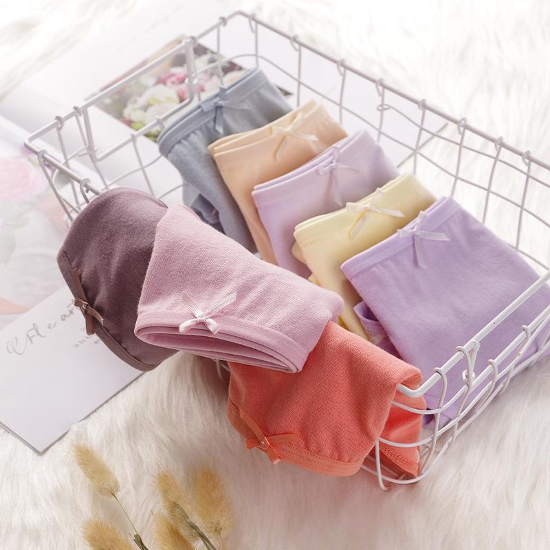 Jednokolorowe bawełniane figi z kokardką Wygodna trójkątna bielizna Damskie majtki w średnim stanie