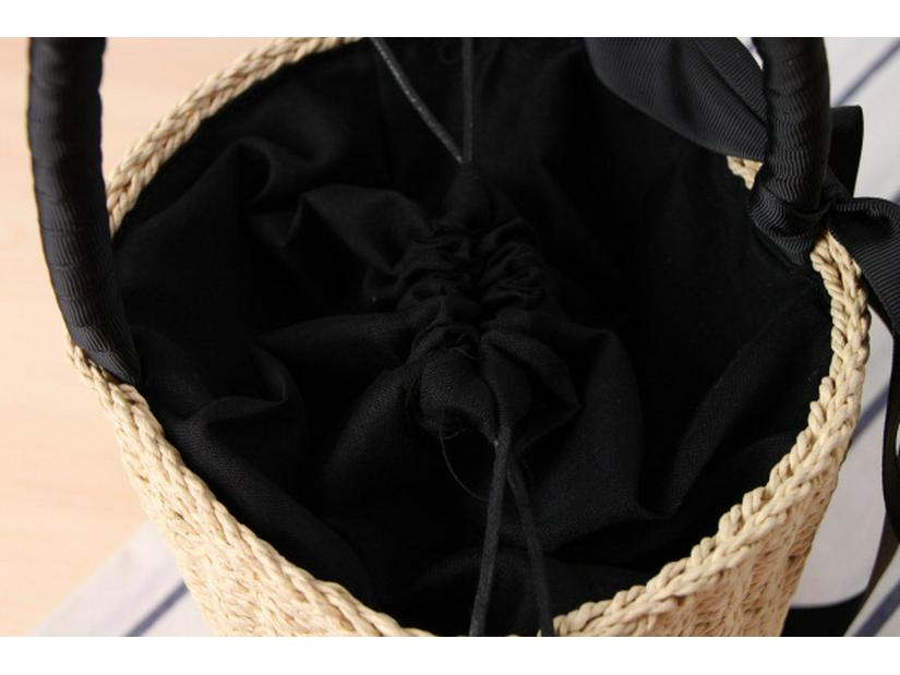 Round Cylinder Woven Handheld Bag: Versatile Summer Beach & Casual Women's Accessory