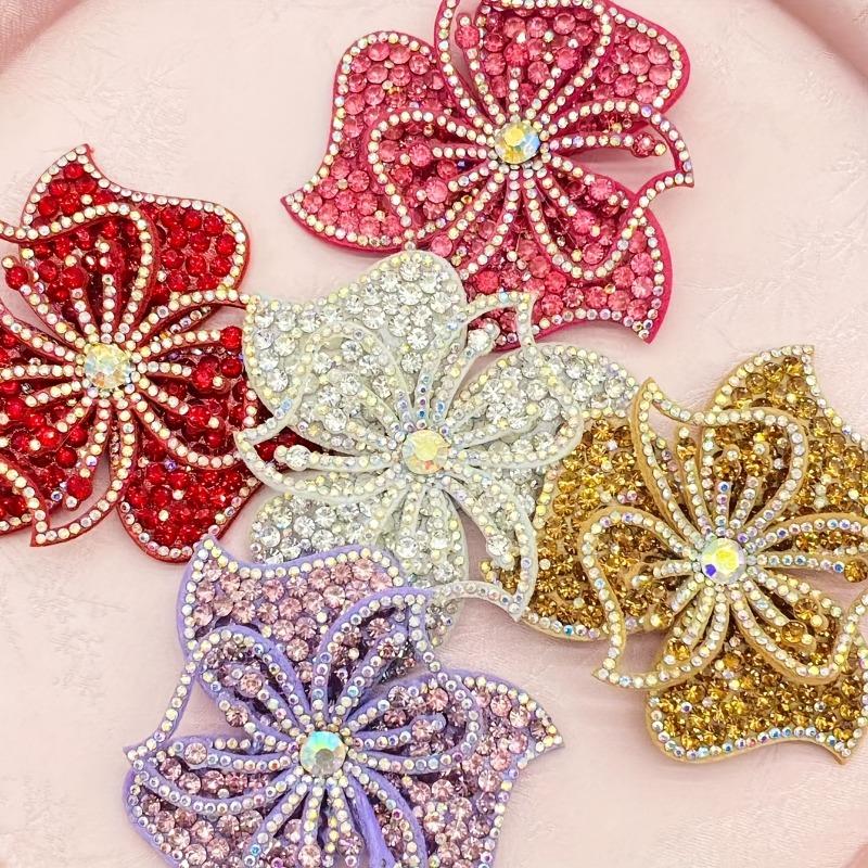 A New Style Six-petal Flower with Hot-fix Rhinestones and Sequins, a DIY Patch for Decorating Shoes, Hats, and Clothing Accessories