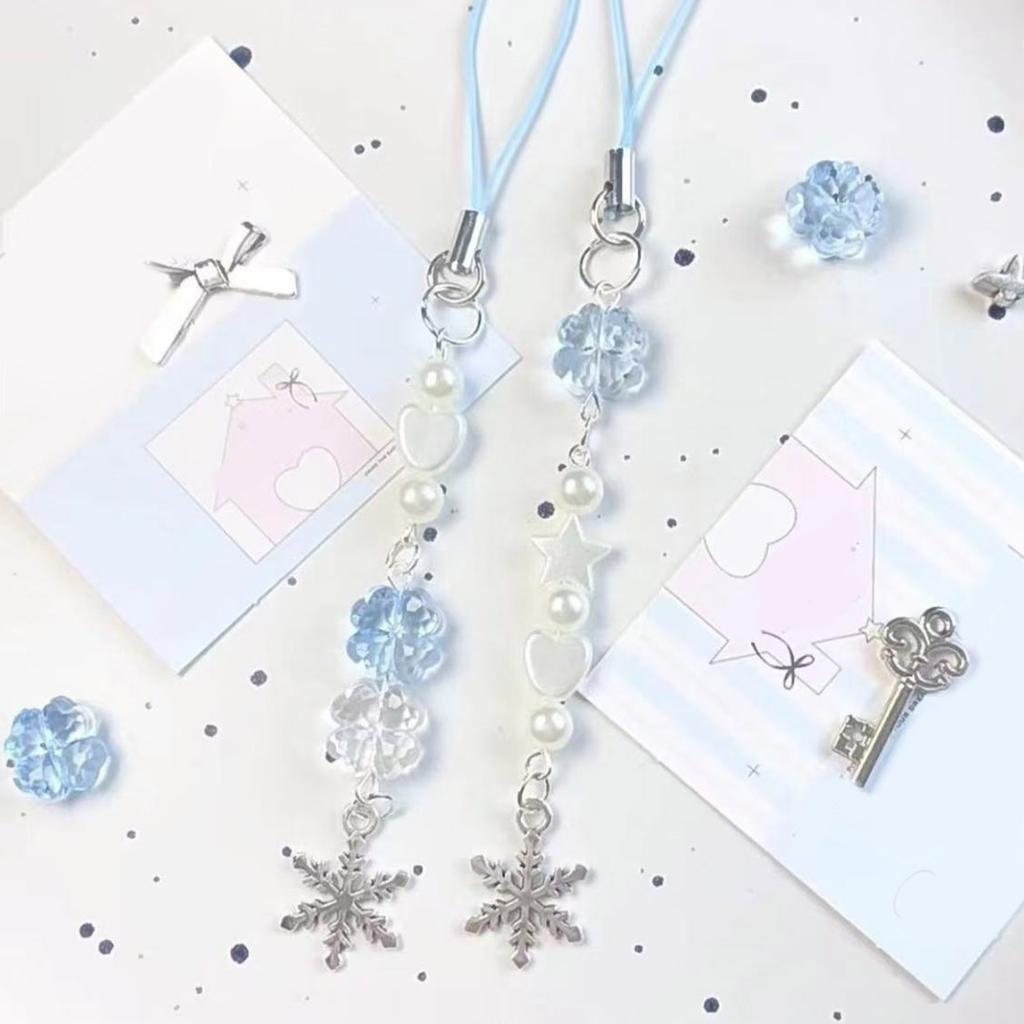 Luck Clovers Pearls Snowflake Phone Charm Pendant Elegant Handbag Fashion Accessory for Fashionable Women Ladies