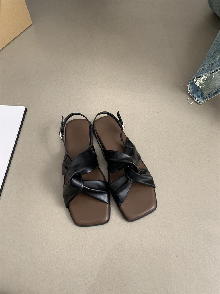 Flat Sandals Women's Summer Wear New Versatile French Beautiful Fairy Style with Skirt Travel Seaside Roman Shoes