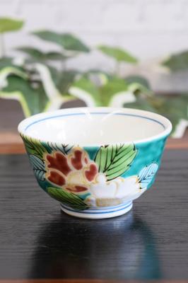 Waza No Kura Stylish Kutani Ware Small Rice Bowl with Green Camellia Design, Ceramic, High-Quality Brand, Made In Japan, Perfect As a Birthday Gift