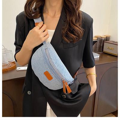 Vintage Denim Borsttas voor Dames Mode Veelzijdige Rits Crossbody Heuptas met Verstelbare Brede Schouderband Stijlvolle Buiten Taille Tas