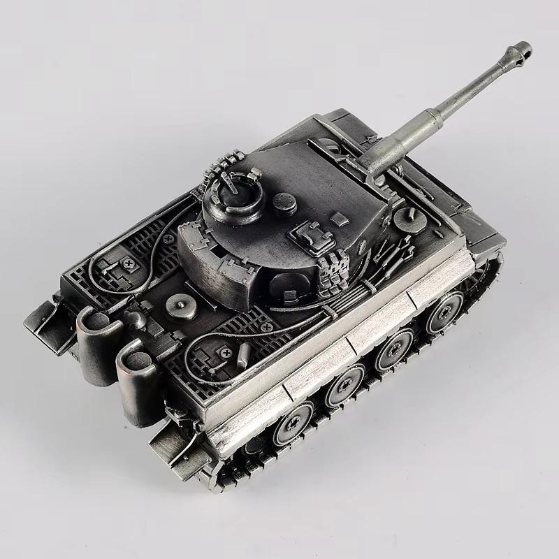 Alloy Tank 1 / 72 All Metal Military Tank Model Ornament Non Scrollable Home Decoration with Woodbox