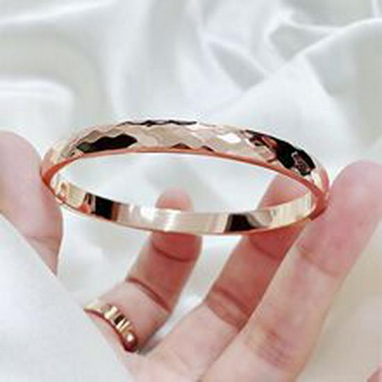 Women's High-End Starry Sky Silver Titanium Steel Bracelet - Versatile, Fade-Resistant, Full Diamond Stainless Steel Plain Band.