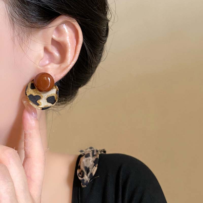 Retro Leopard Print Round Stud Earrings for Women Girls 2026 New Trendy Geometric Circular Earrings Wedding Jewelry Gifts