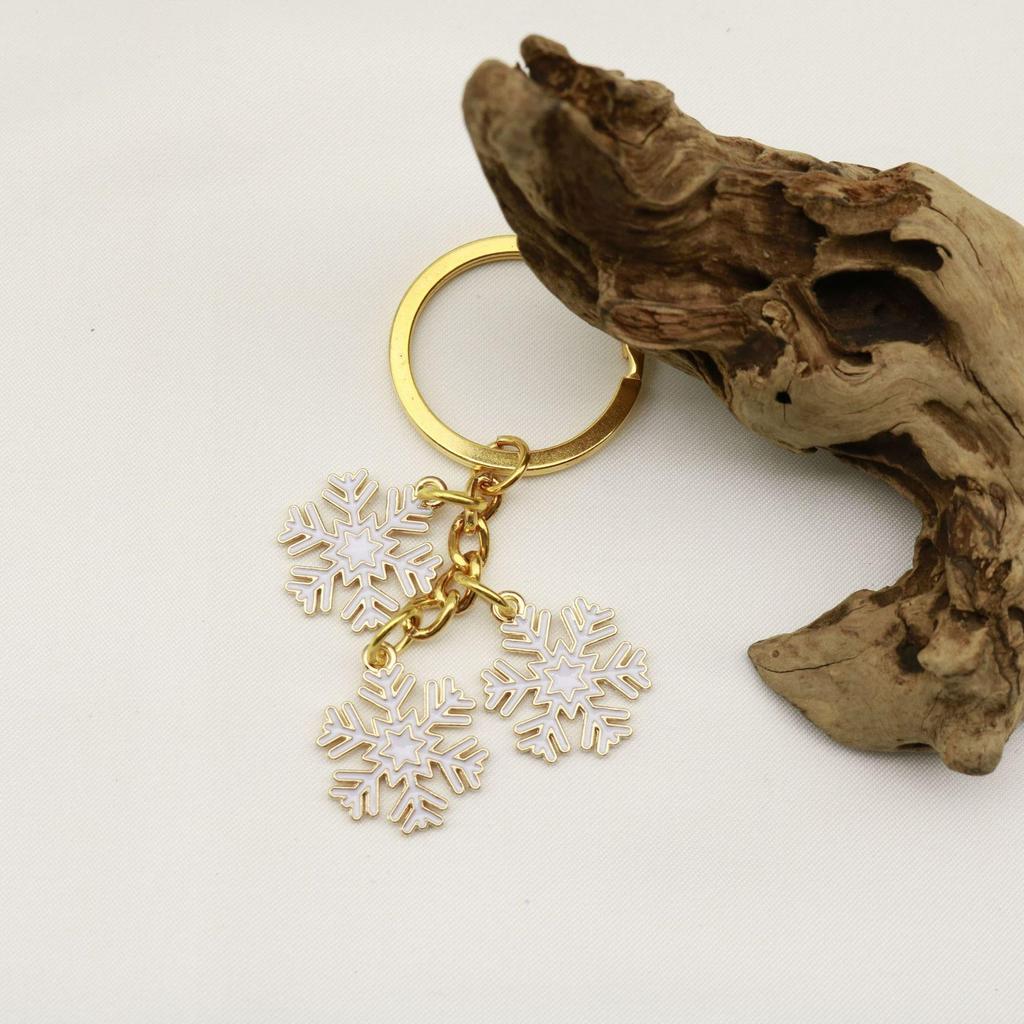 European & American Christmas Snowflake Keychain with Bell Pendant - Creative Alloy Ornament Gift
