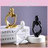 Einzigartiges hohles Design Harz Denker Skulptur Statue Elegante Heimdekoration Geschenk