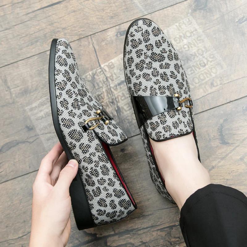 Fashion 2025 Men's Leather casual shoes Fashion driving  Loafers breathable non-slip large size pointed shoes wedding party men's shoes