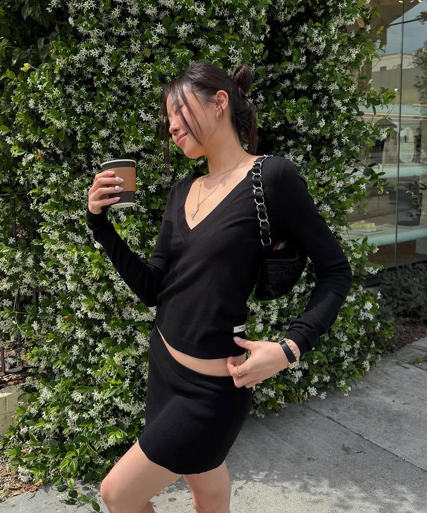 GLOWNY G Deep V-Neck Knit (Black)
