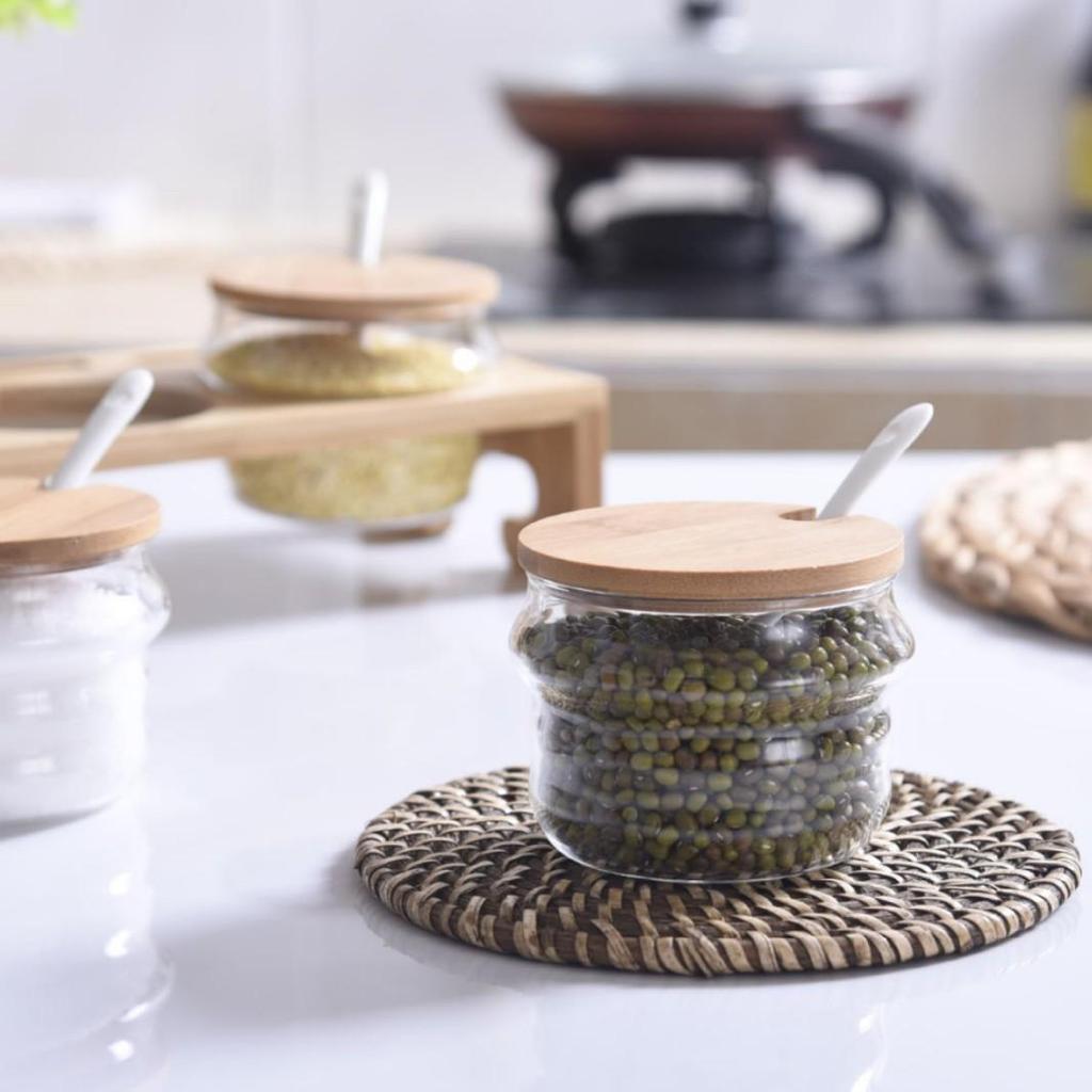 Keramikglas-Gewürzglas mit Deckel und Löffel - Einzelnes kreatives Design