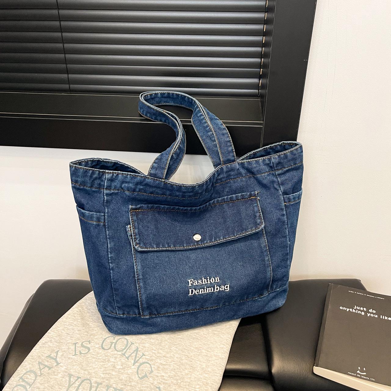 

Летняя женская универсальная джинсовая сумка кроссбоди в гонконгском стиле 2025 темно-синий