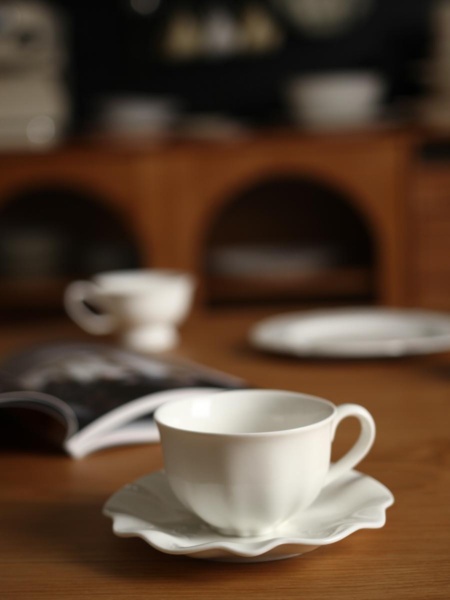 plates Nordic minimalist white ceramic coffee cups Small capacity 200ml dessert mug Exquisite ceramic tableware tea cups 190ml