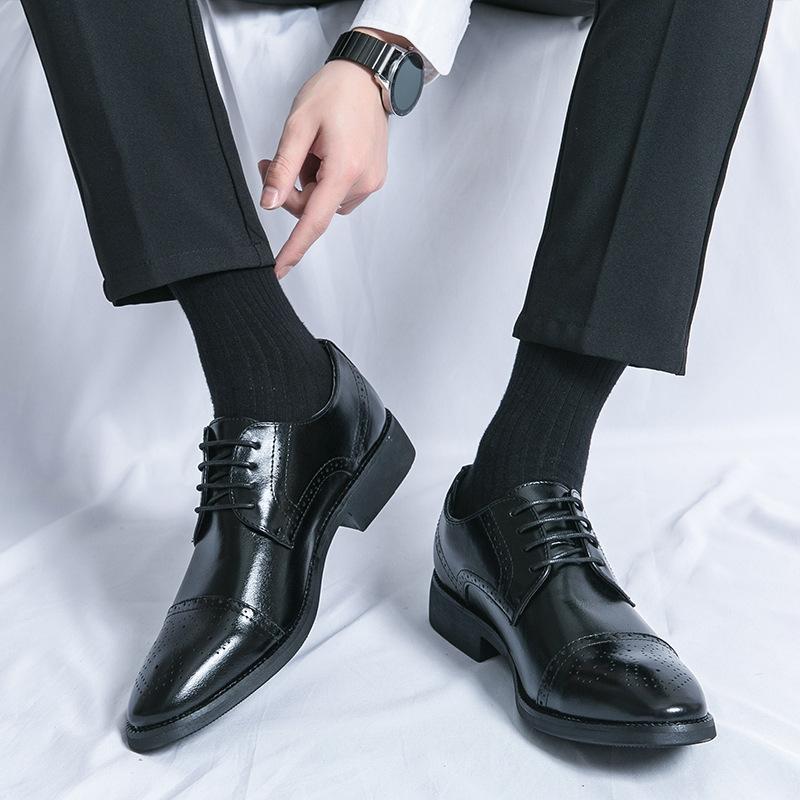 Men's Shoes 46 Leather Shoes Fashion Men's Business Dress Shoes Korean Version Trend Engraved Leather Shoes