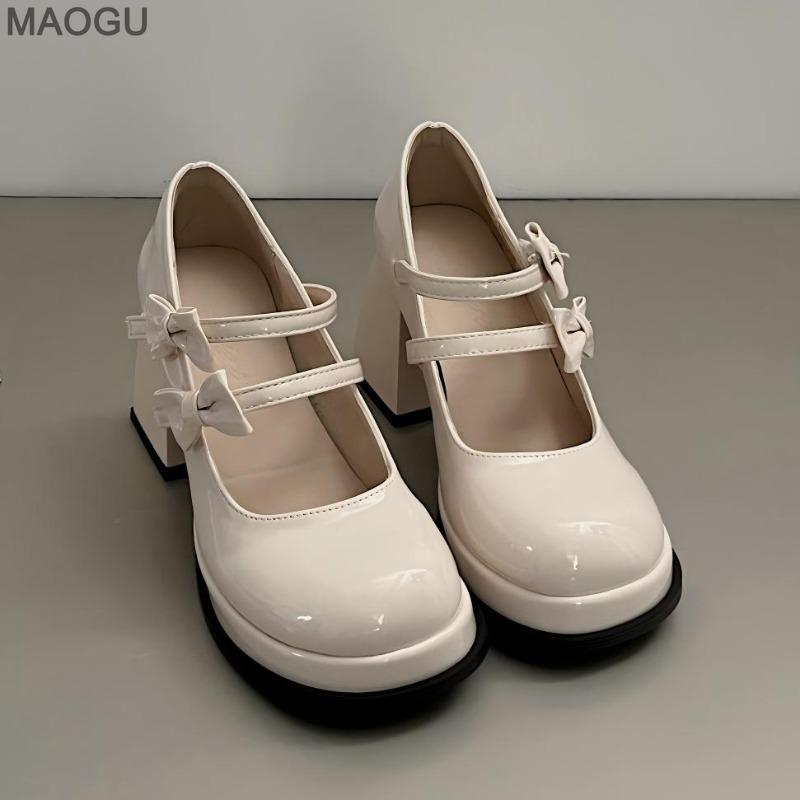 Women's Round Toe Mary Jane Shoes Patent Leather Chunky High Heel Pumps Vintage Autumn Classic School Girls Lolita Shoes Beige