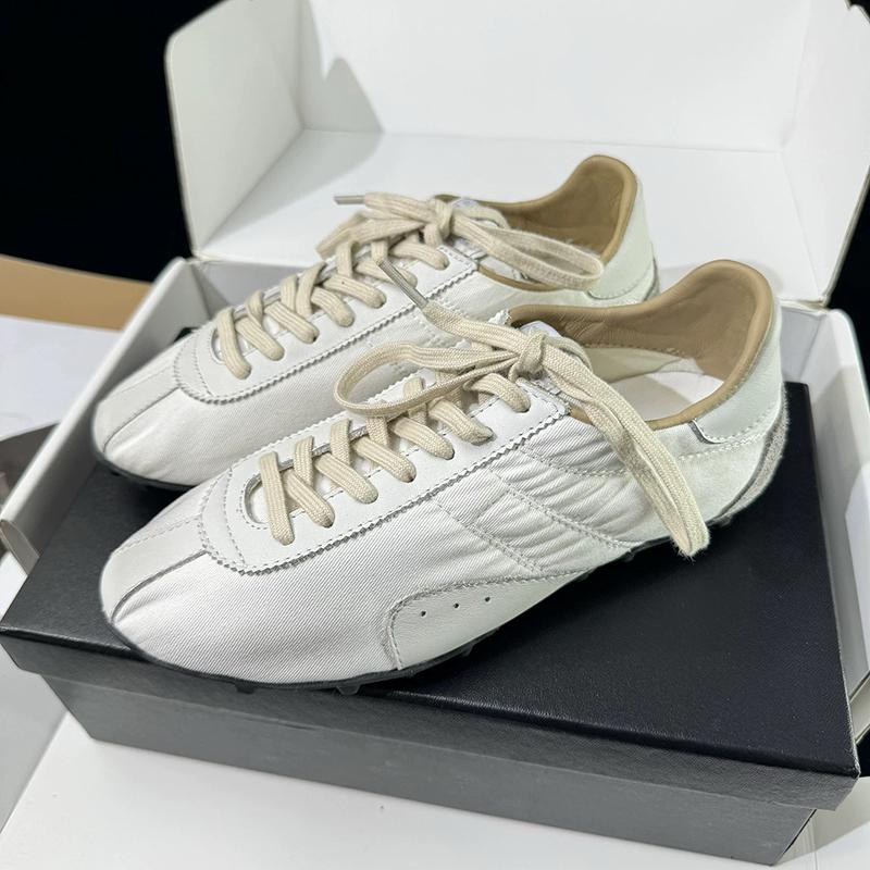 Unisex Genuine Leather Casual Shoes Comfortable Flat Bottom Running Shoes for Women Outdoor Sports Men Designer Style Women's