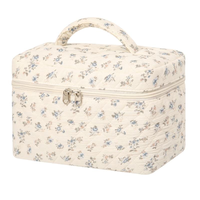 Elegant Small Florals Designs Cosmetic Pouch Soft Polyester Fabric Spacious Makeup Organiser For Daily Use