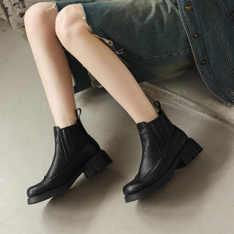 Women's shoes European and American large-size women's boots round head low-heeled Martin boots leather boots versatile soft-soled low boots