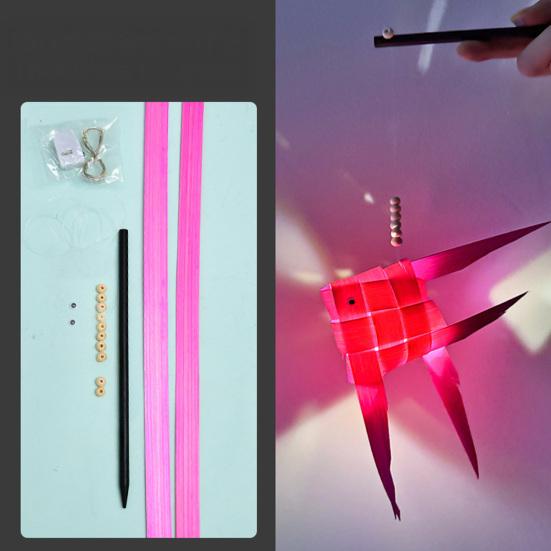 Hand-Woven Goldfish Lantern DIY Handcrafted Hand Held Bamboo Fish Lantern for Chinese Spring Festival Mid-Autumn Hanfu Cosplay