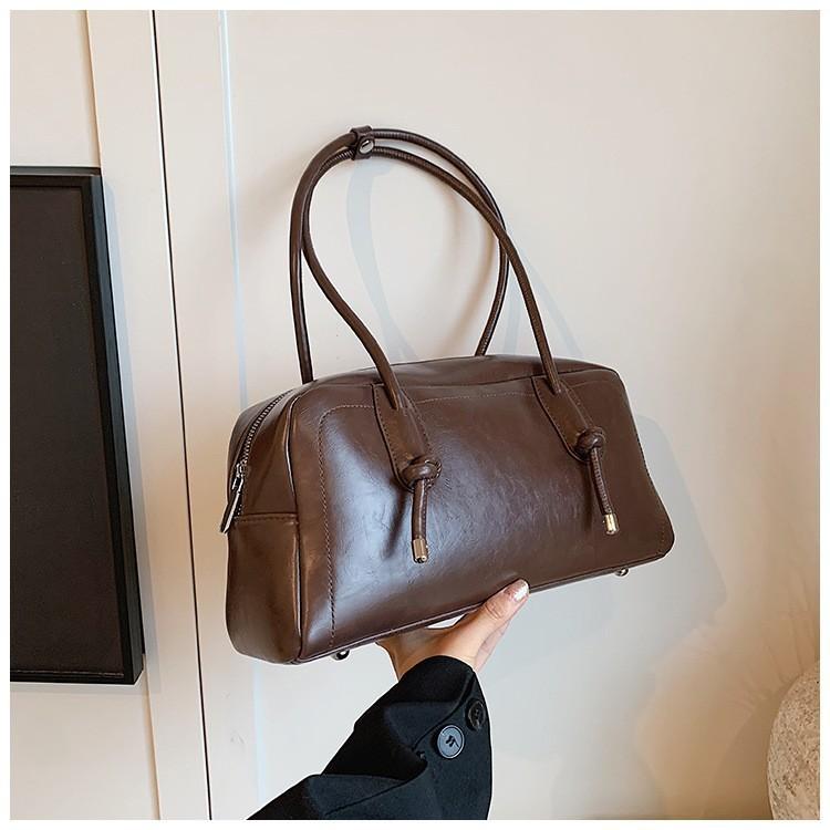 IELGY High-End Retro Large-Capacity Bag Commuter Shoulder Fashion Portable Pillow Bag