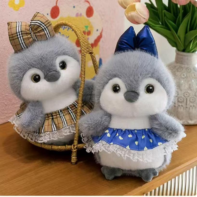 Păpușă pinguin travestit jucărie de pluș păpușă de cârpă liniștitoare en-gros păpușă animal pernă decorativă cadou de ziua de naștere fată
