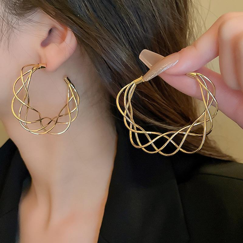 Advanced Twisted Winding Geometric Silver Needle Earrings Simple Niche Exaggerated Earrings