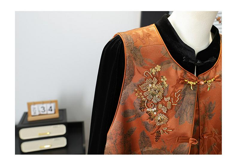 Mom's Spring 2026 New Chinese Style Three-Piece Set: Vest, Small Shirt, Suit for Middle-Aged and Elderly Women, Spring/Autumn Fashion.