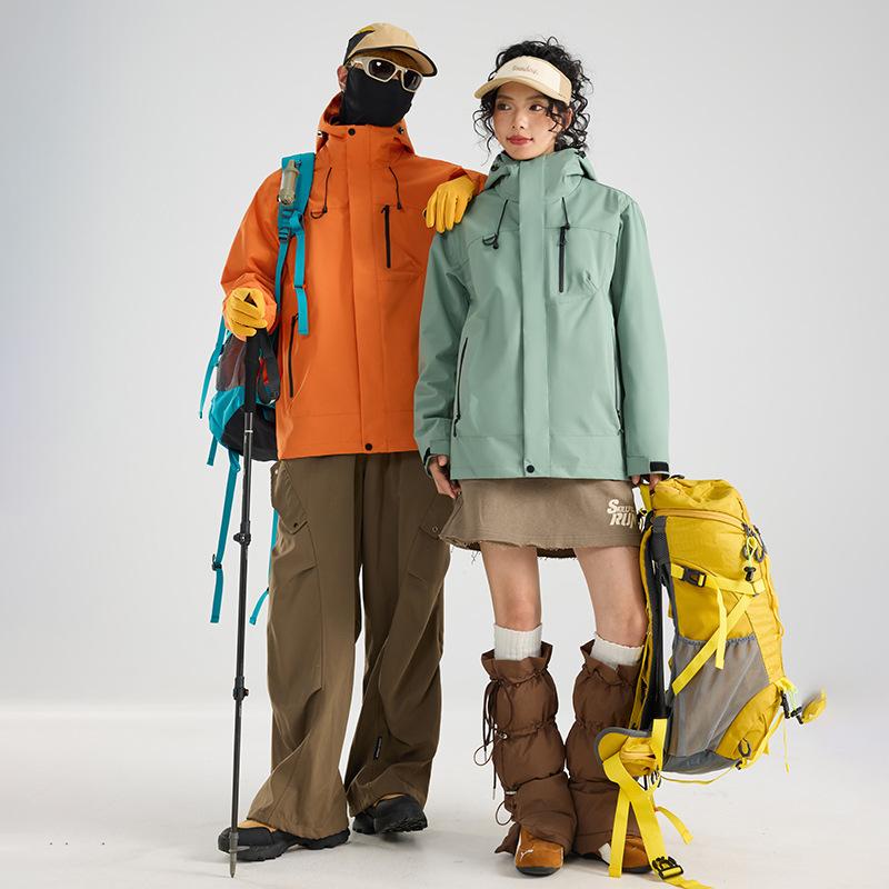 Outdoor three-in-one jacket two-piece set men's and women's mountain windproof and waterproof travel into Tibet mountaineering jacket