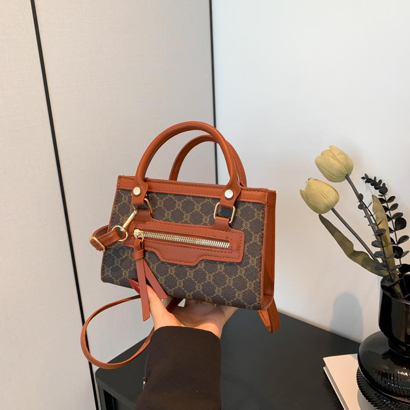 Fashion light luxury handbag women's 2025 new retro printed small square bag niche high-end shoulder messenger bag