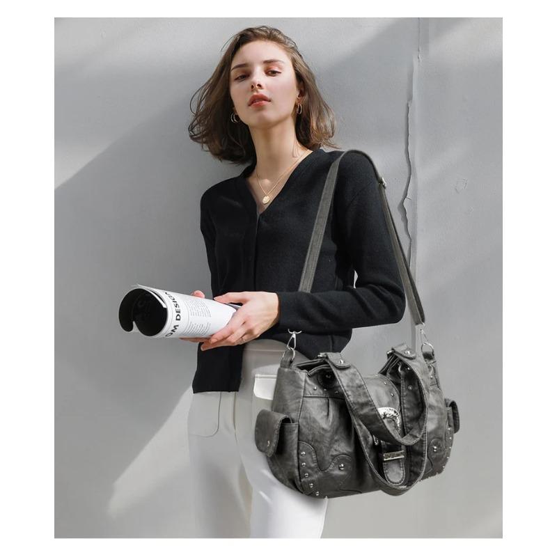 Stilvolle Lederhandtasche mit silbernen Nieten und Metallschnalle Damen Hohe Kapazität Vintage Weiches Leder Damen Lässige Schulter-Umhängetasche Reise