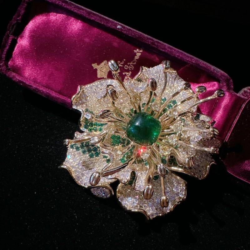 Elegante Blumenbrosche mit Zirkonia-Steinen, 18 Karat vergoldet, im Vintage-Gartenstil, Anstecknadel für Damen