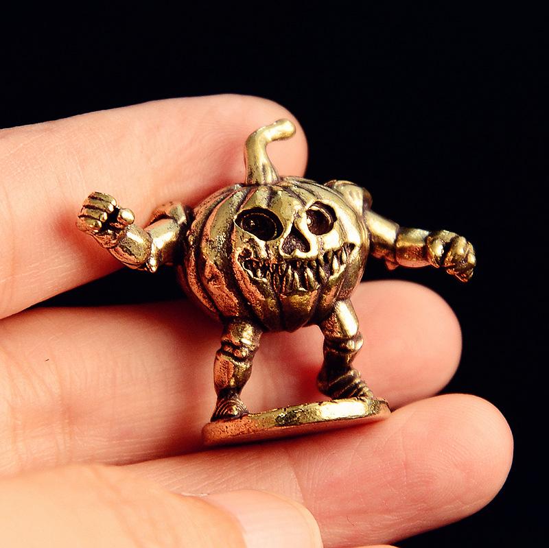 Mini Retro Brass Pumpkin Warrior Statue Creative Pumpkin Monster Figurine Nordic Shield Soldier Home Decoration Desktop Ornament