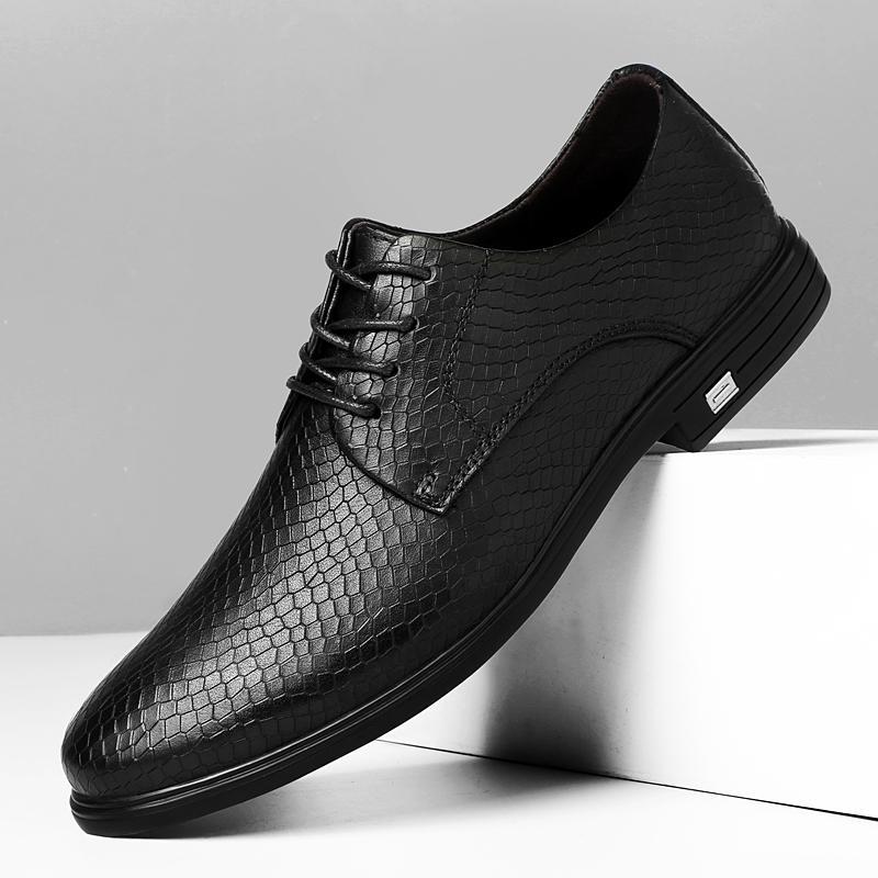 

New 2025 leather shoes men s fashion business casual men s shoes British dress leather shoes men s versatile work shoes black 45 чорний