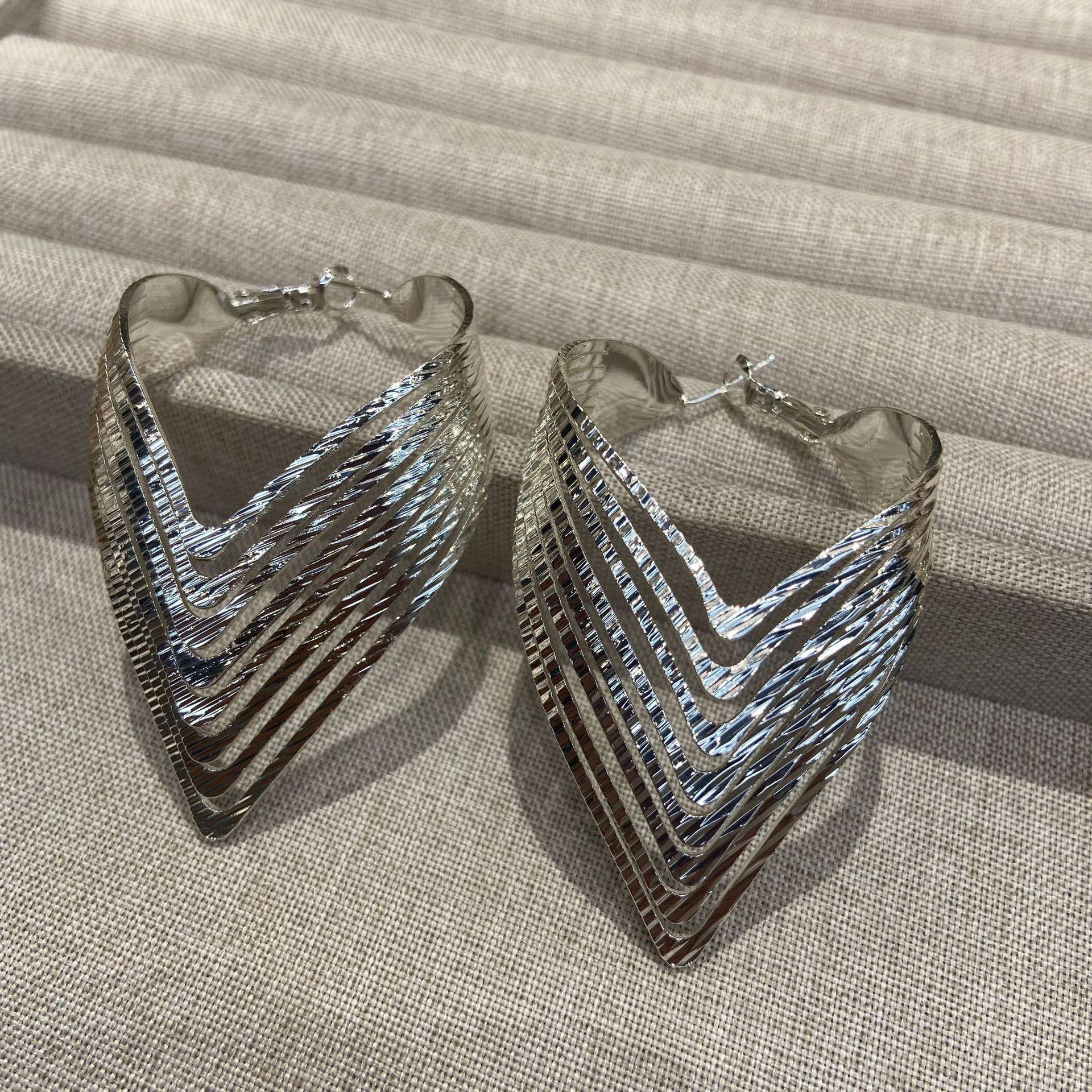 

Retro Personality Geometric Large Earrings Exaggerated Design Sense Simplicity Copper Silver Plating Advanced Sense Ear Buckle Temperament