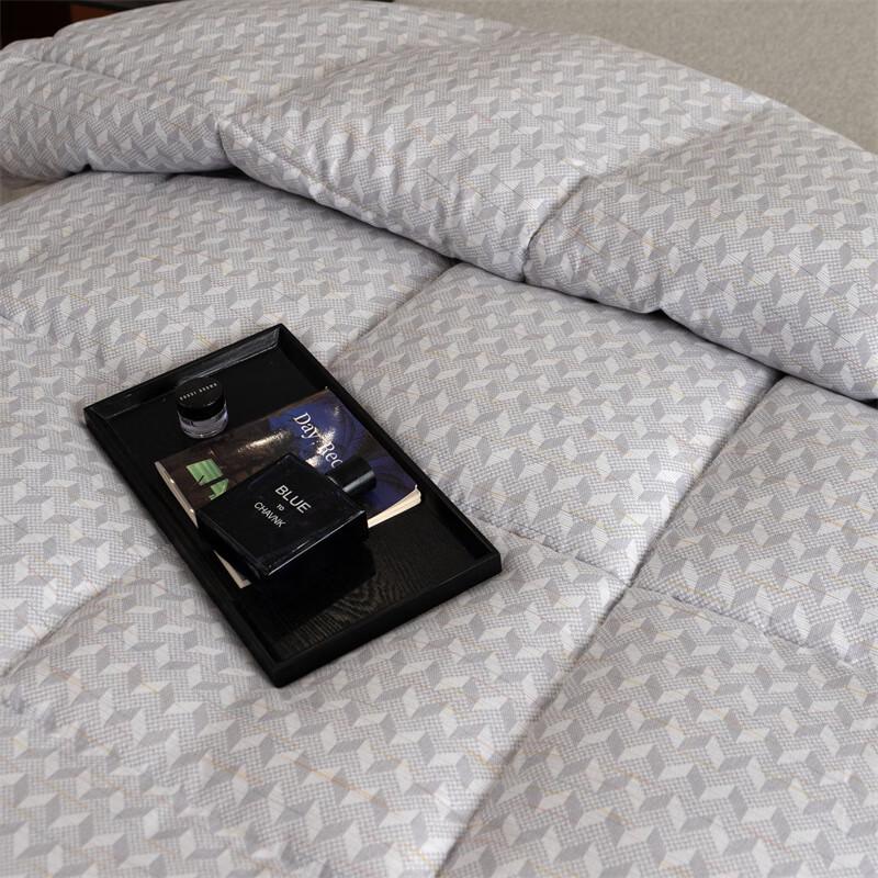 Qilu European Style All-Season Fiber Quilt