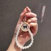 Mobile phone pearl lanyard, small fragrant style, short hand-held belt card, universal anti-loss, new lanyard, strong handmade string women