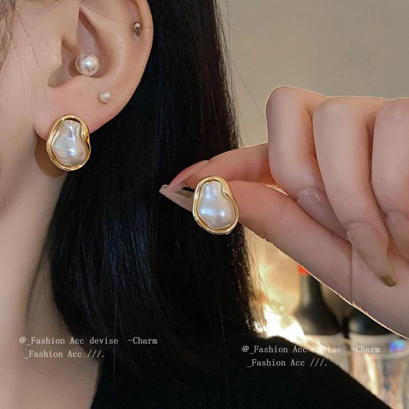 Silver Needle Irregularly Folded Pearl Earrings Niche Fashion Design Sense Earrings Retro Premium Sense Earrings Women