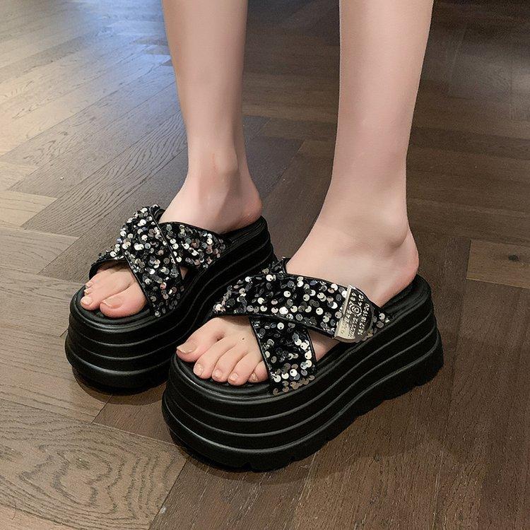 Platform slippers women's fashion outer wear 2025 summer new Korean version small sequined cross muffin sandals
