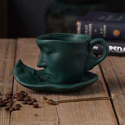 Europäischer Stil Bar kreatives Geschenk Skulptur Paar Becher exquisite matte Keramik Kaffeetasse und Untertasse Set
