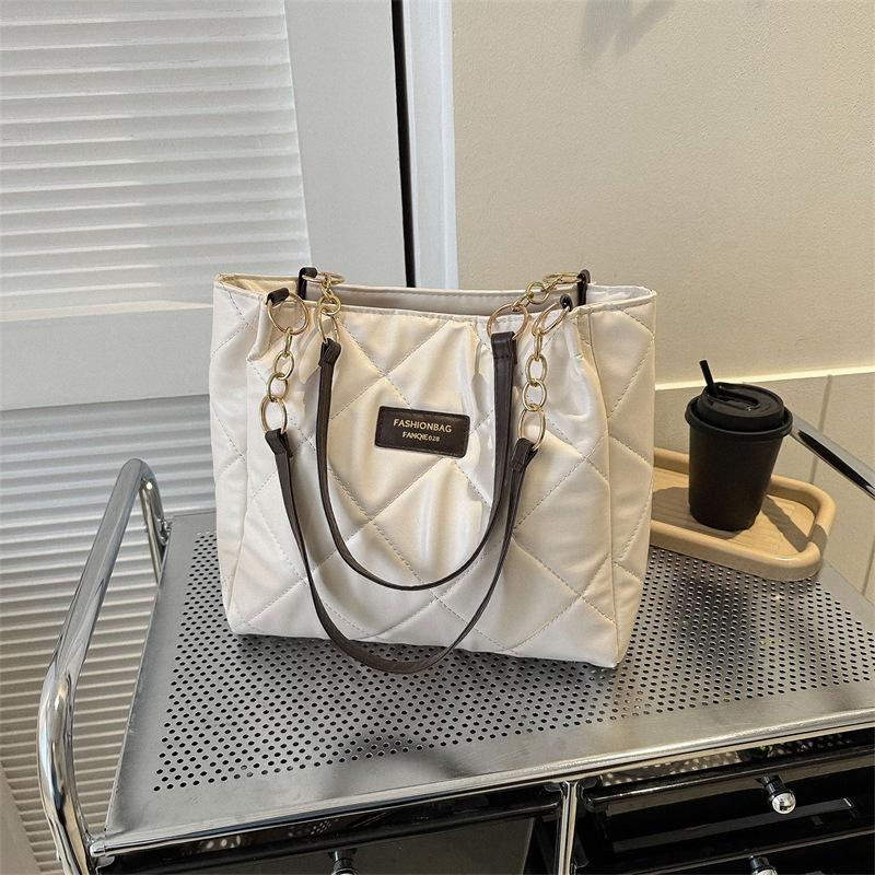 Casual large-capacity bag women's spring new simple shoulder bag fashionable texture tote bag
