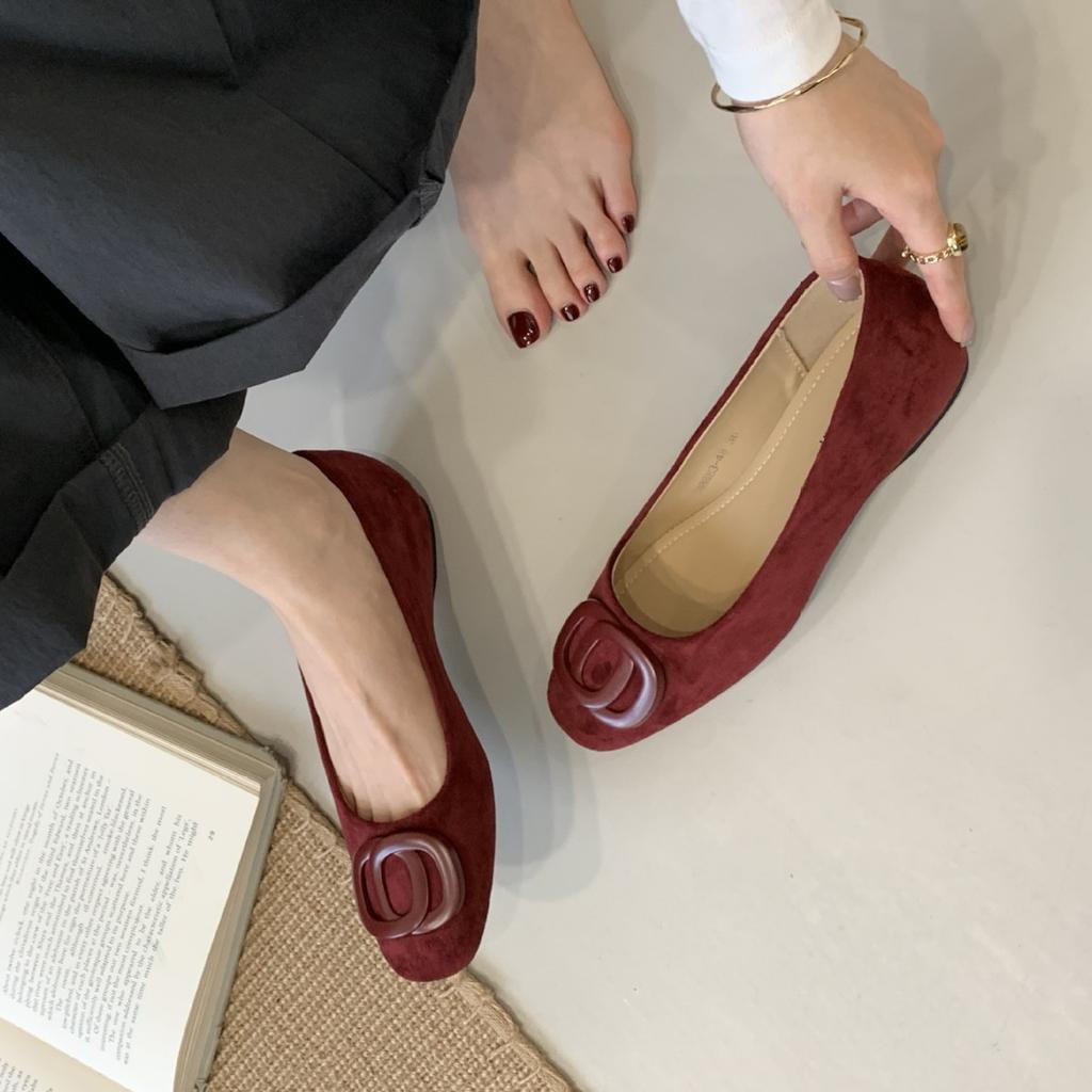 2025 neue kleine quadratische Wildleder-Slipper mit flachem Ausschnitt, vielseitig, dünn, Pendler, weiche Sohle, Fußbedecker, Damen-Einzelschuhe
