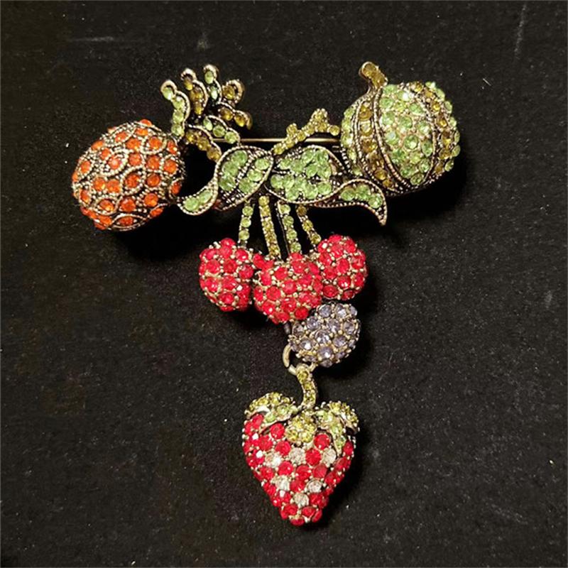 SKEDS Vintage Baroque Style Women Girls Heavy Industry Crystal Castle Tassel Brooch Badges Retro Classic Lady Suit Coat Pin Gift